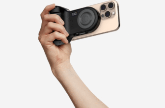 Belkin Stage PowerGrip: PowerBank Offers Additional Grip For iPhone Photographers