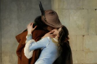 Apes Have been Kissing Hundreds of thousands of Years Earlier than People, Examine Suggests